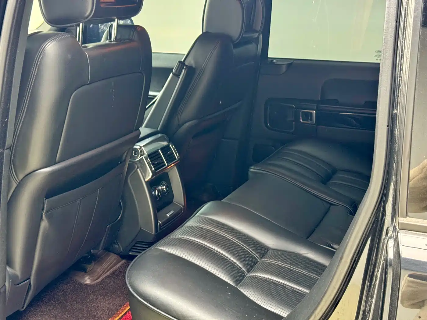 Land Rover Range Rover 2010 3.6 TDV8 HSE фото 5