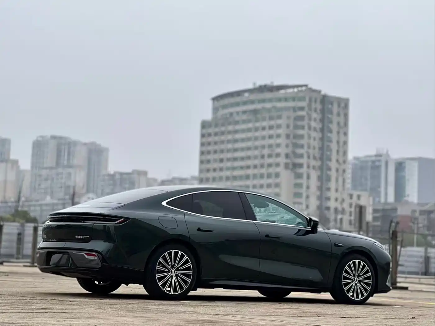 Geely Galaxy Galaxy Xingyao 8 2025 130km EM-P Starship Edition фото 9