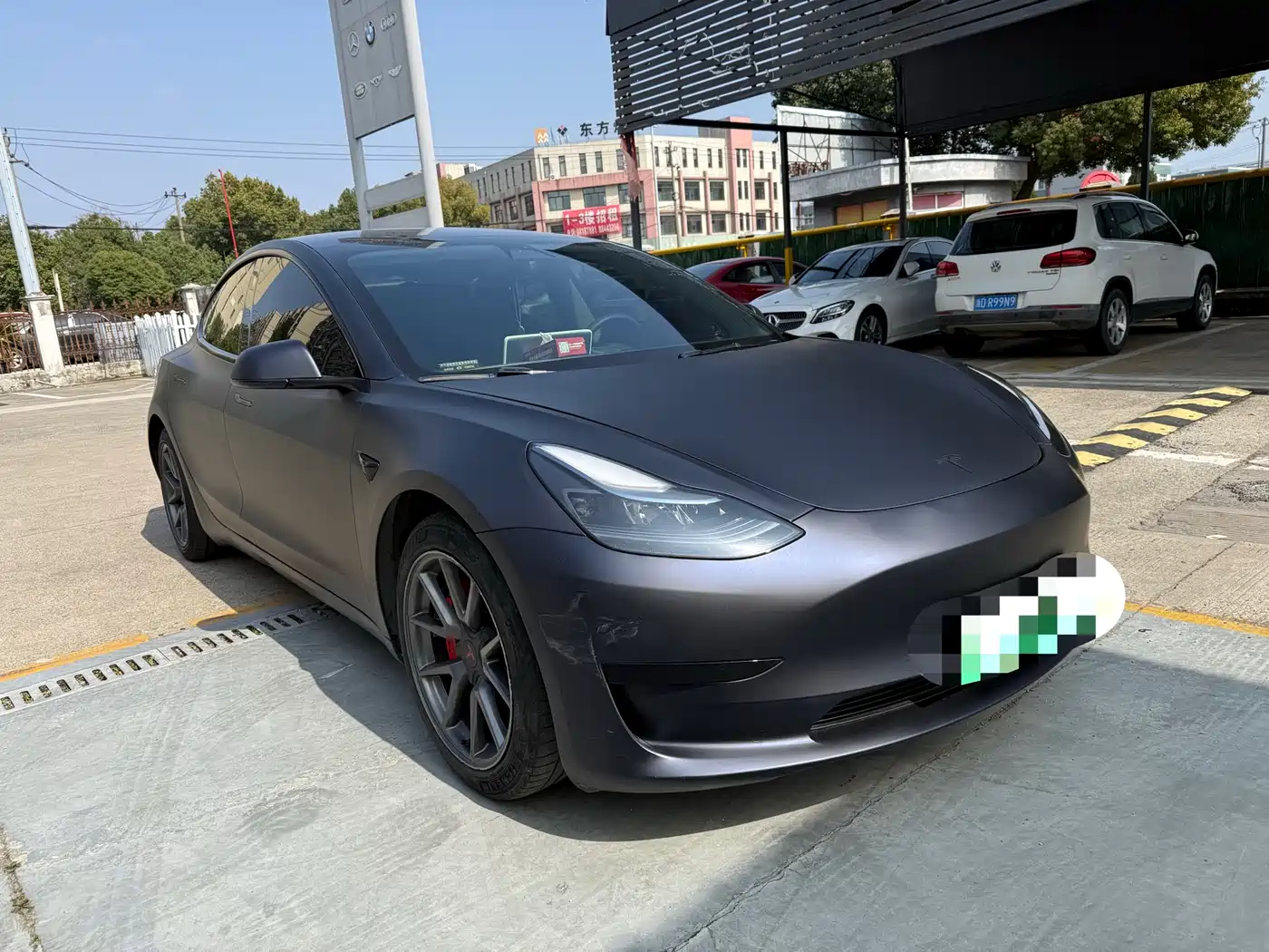 TESLA MODEL 3