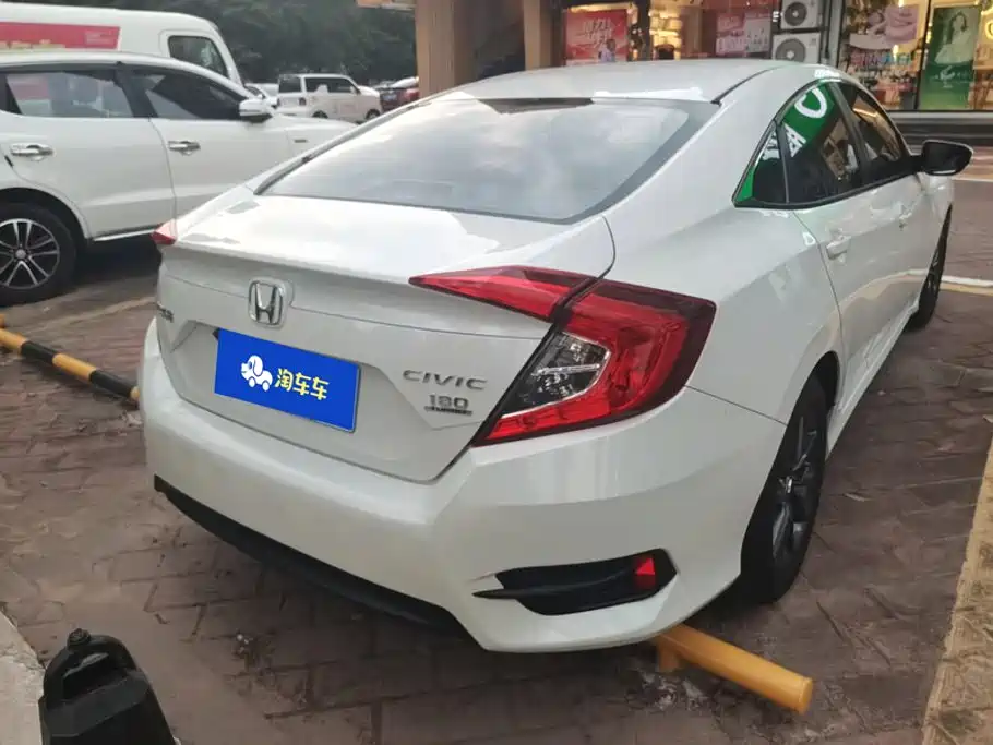 Фото 3 - Honda Civic