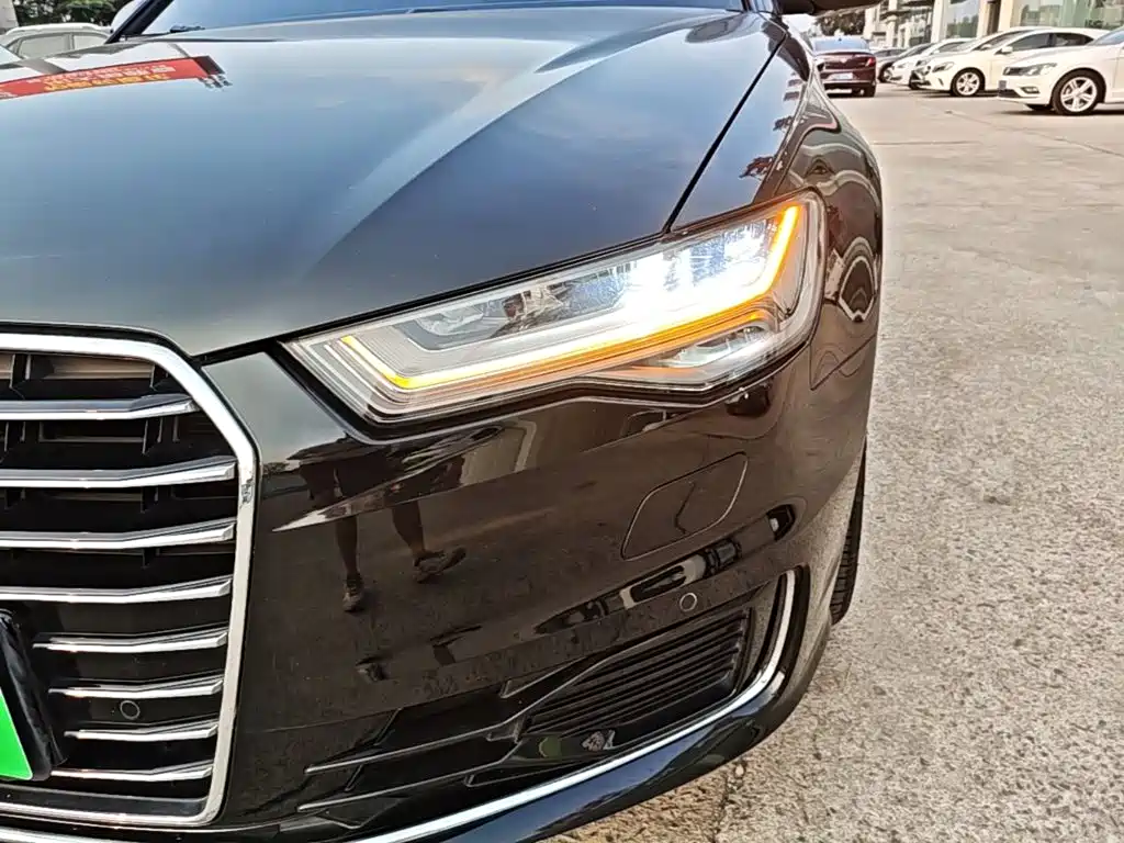Фото 24 - Audi A6L