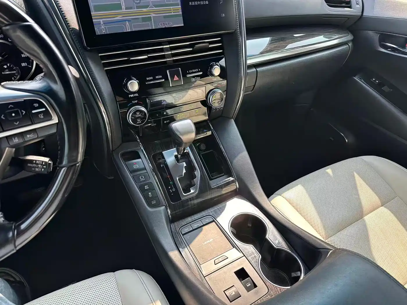 Lexus LM 2020 2020 300h 4-Seat Imperial Edition