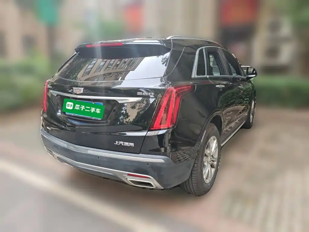 Photo 4 - Cadillac XT5