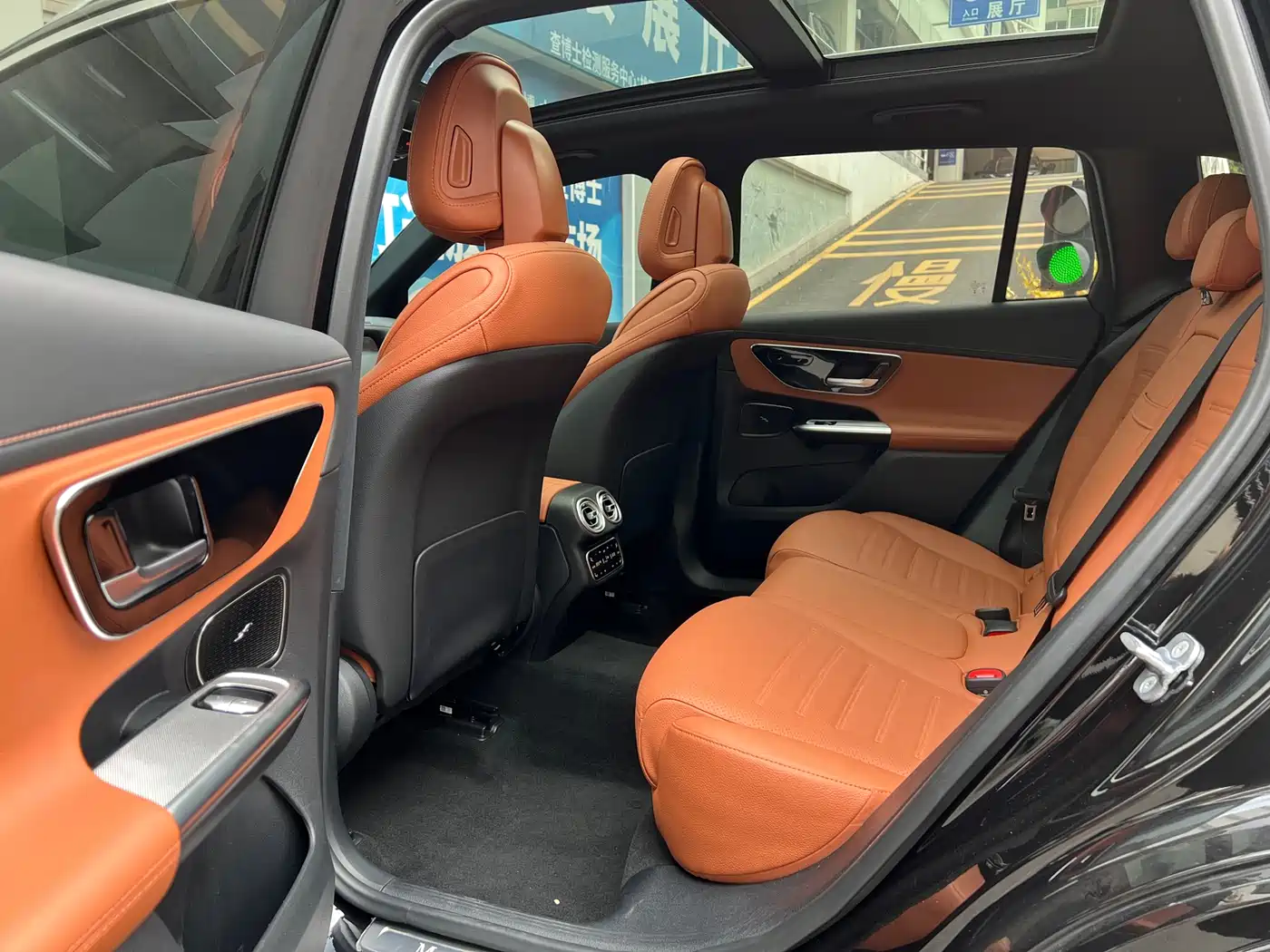Mercedes-Benz GLC 2024 GLC 260 L 4MATIC Luxury 5-seater фото 13