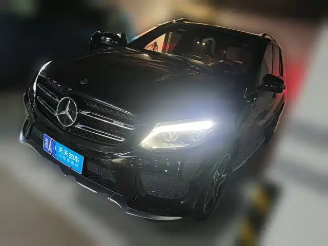 Mercedes-Benz GLE AMG 2017 AMG GLE 43 4MATIC — фото 1