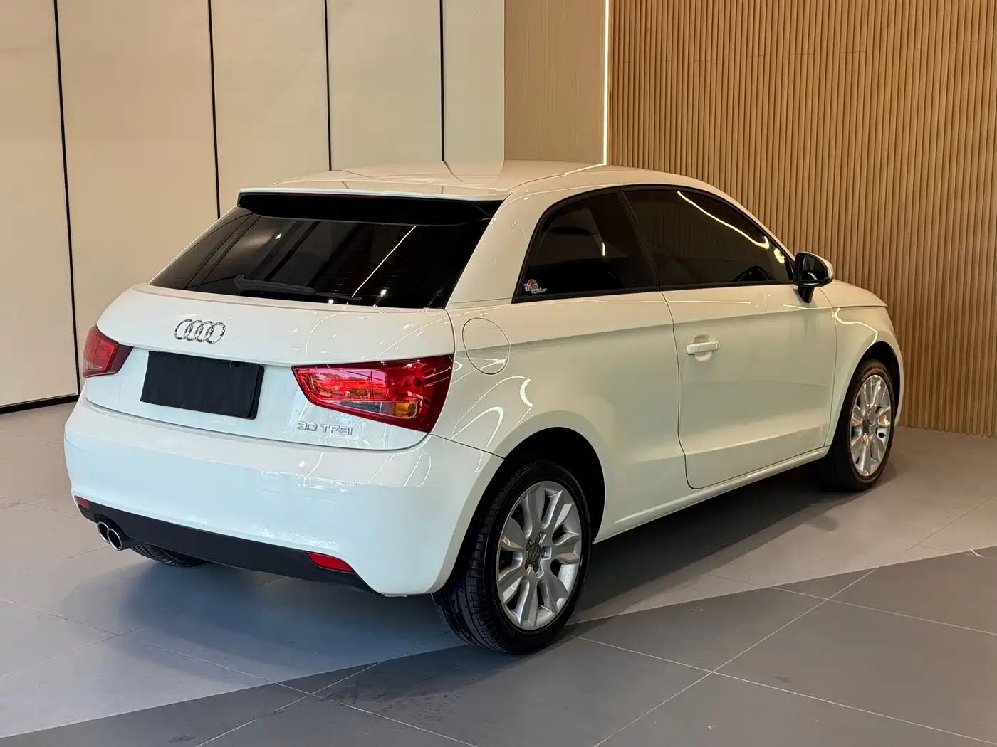 Audi A1 2015 2014 30 TFSI Fashion