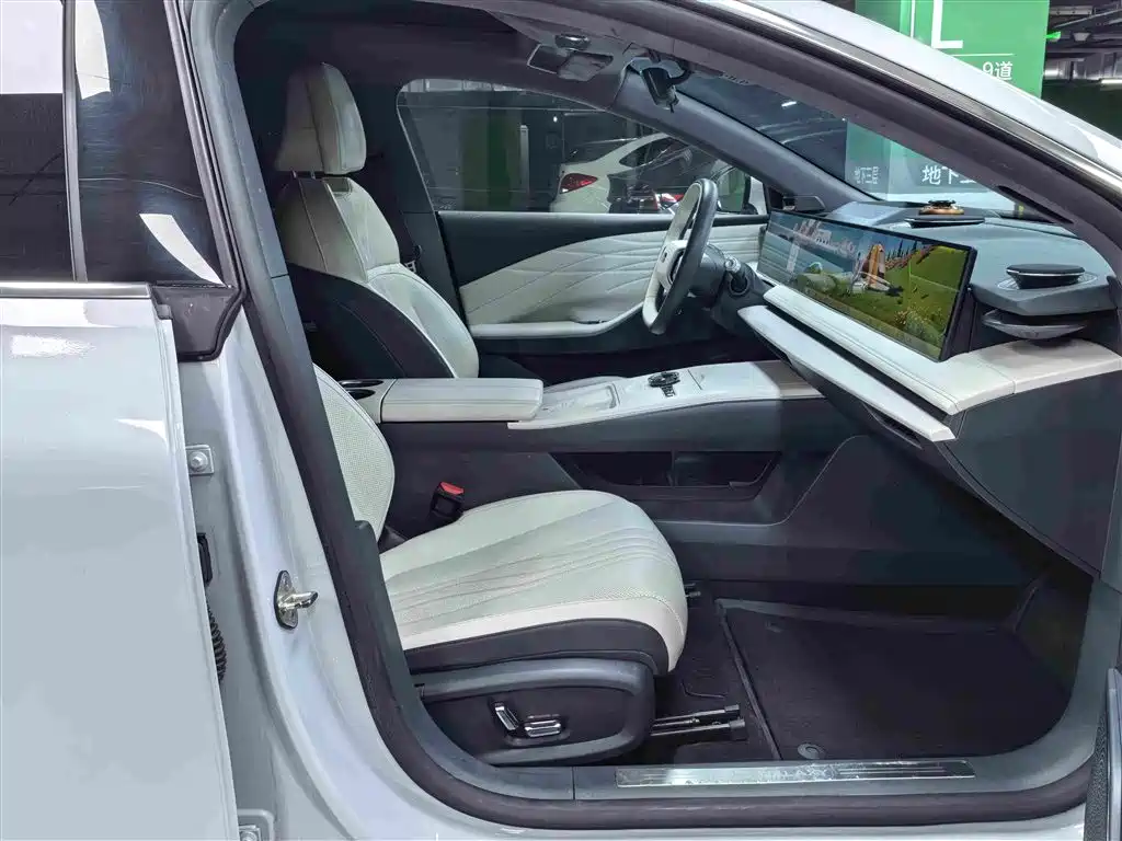 Geely Galaxy Galaxy E8 2024 2024 665km RWD Starship Voyager Edition