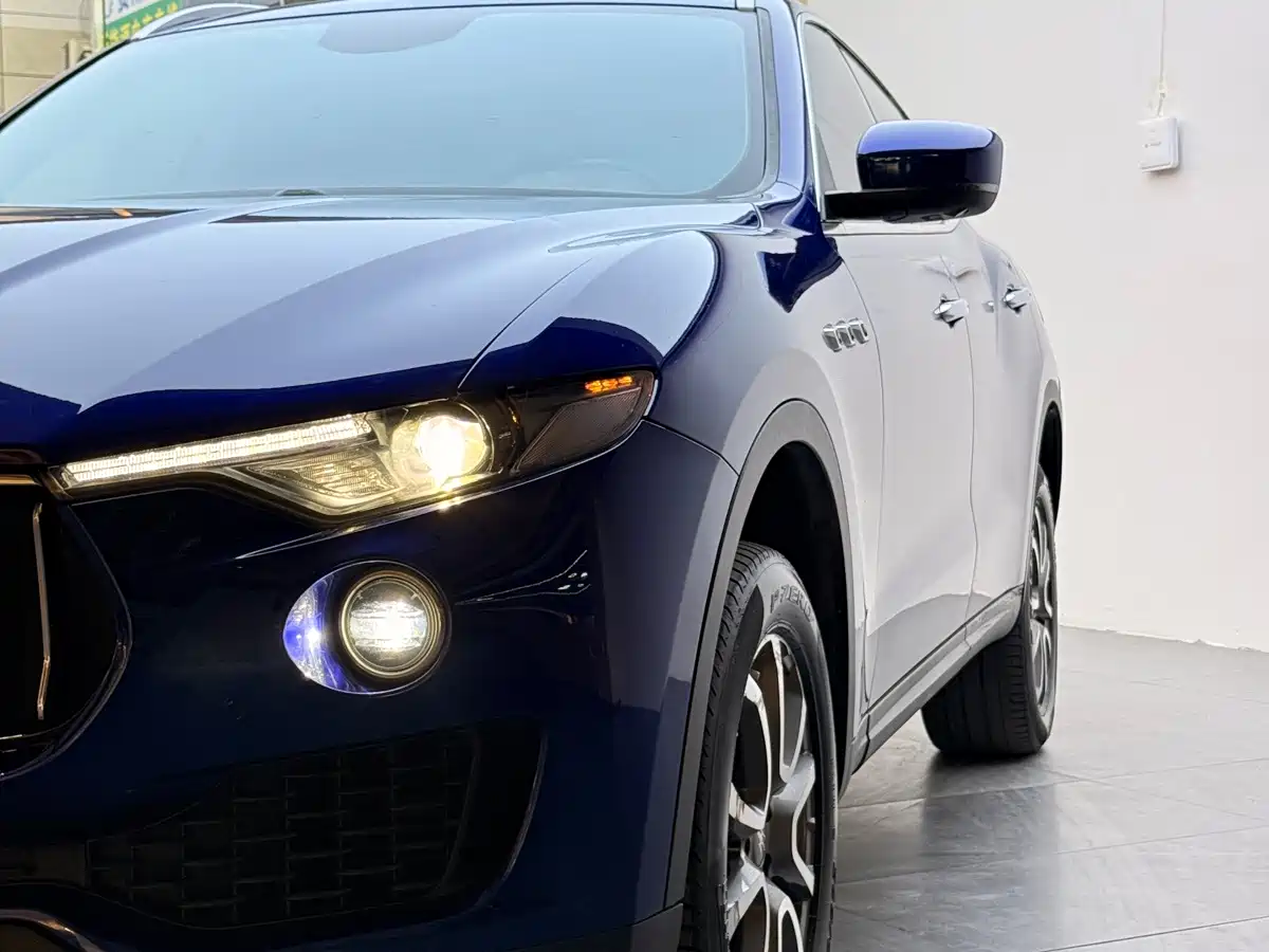 Photo 13 - Maserati Levante