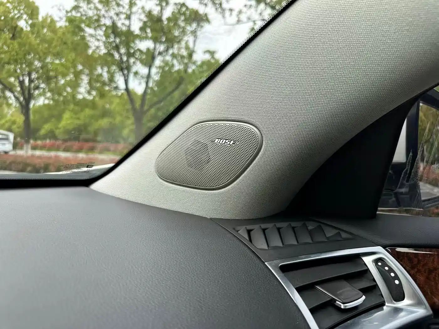 Cadillac SRX 2015 3.0L Elite фото 17