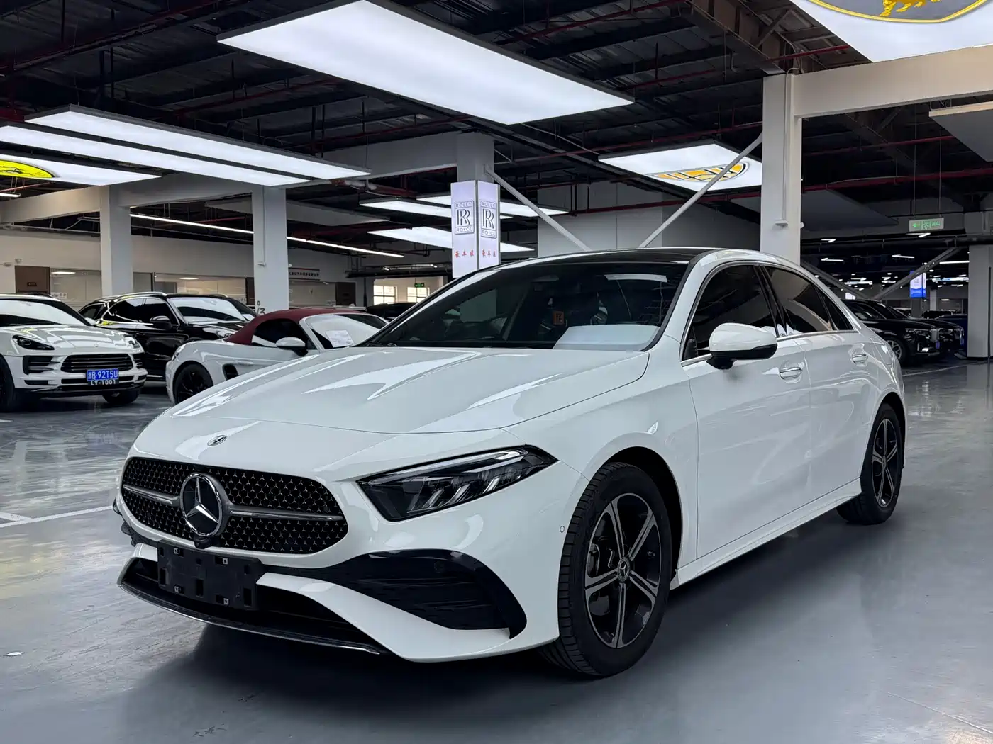Mercedes-Benz A-Class 2023 A 200 L Fashion