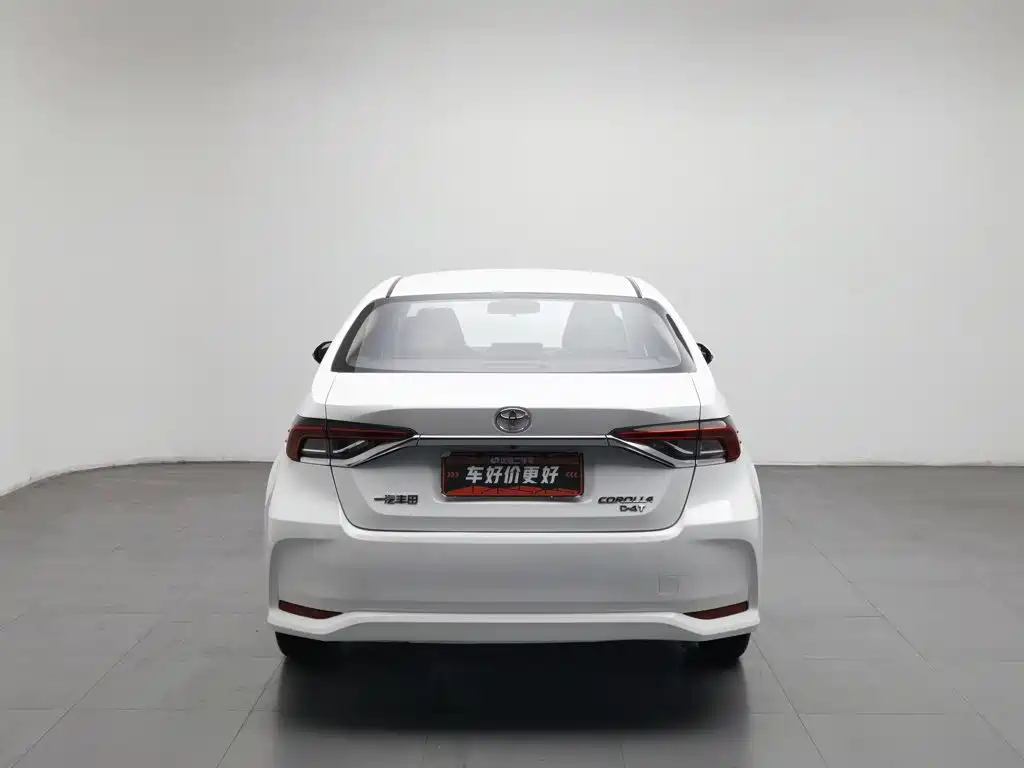 Фото 4 - Toyota Corolla