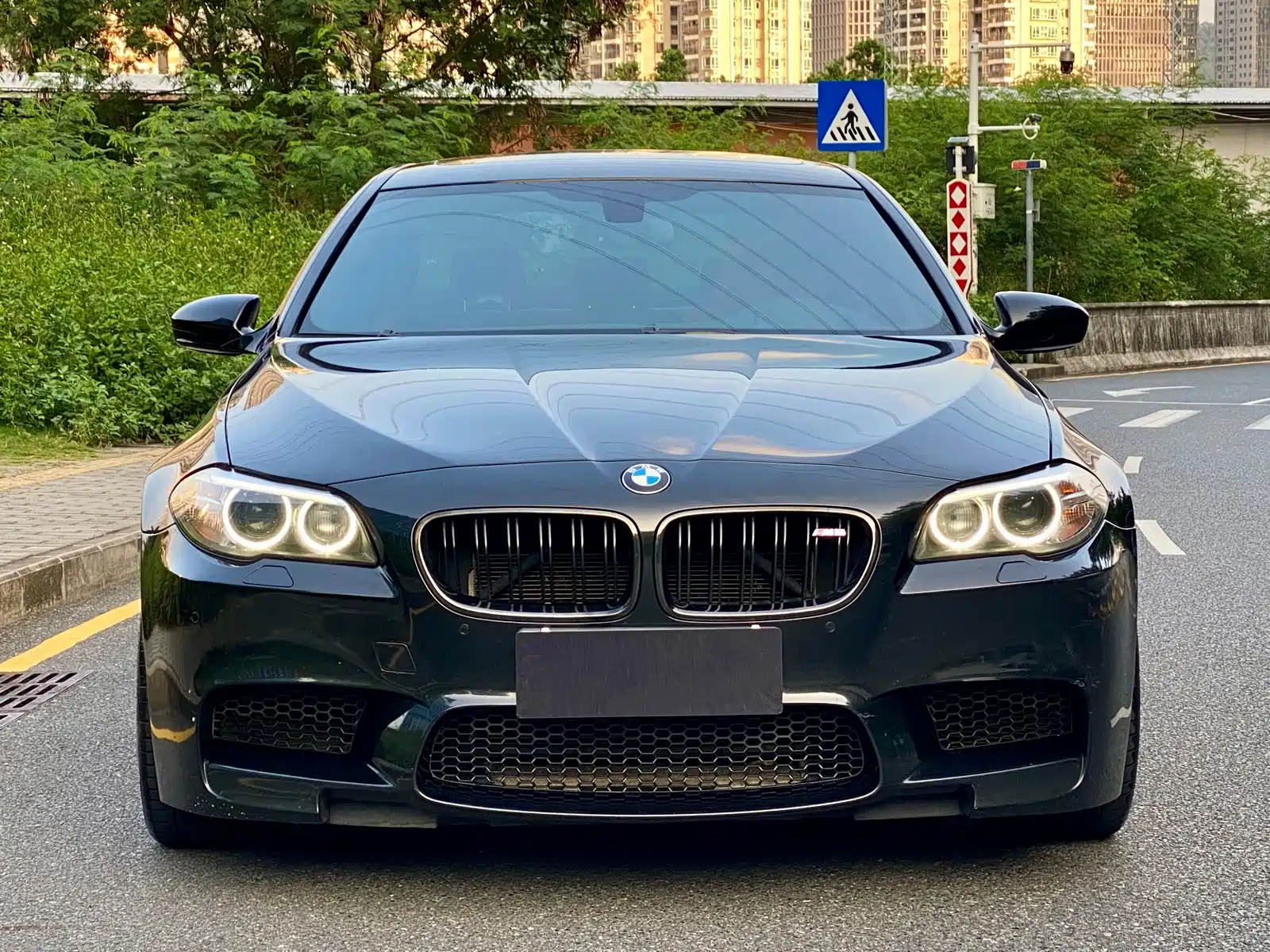 Фото 2 - BMW M5