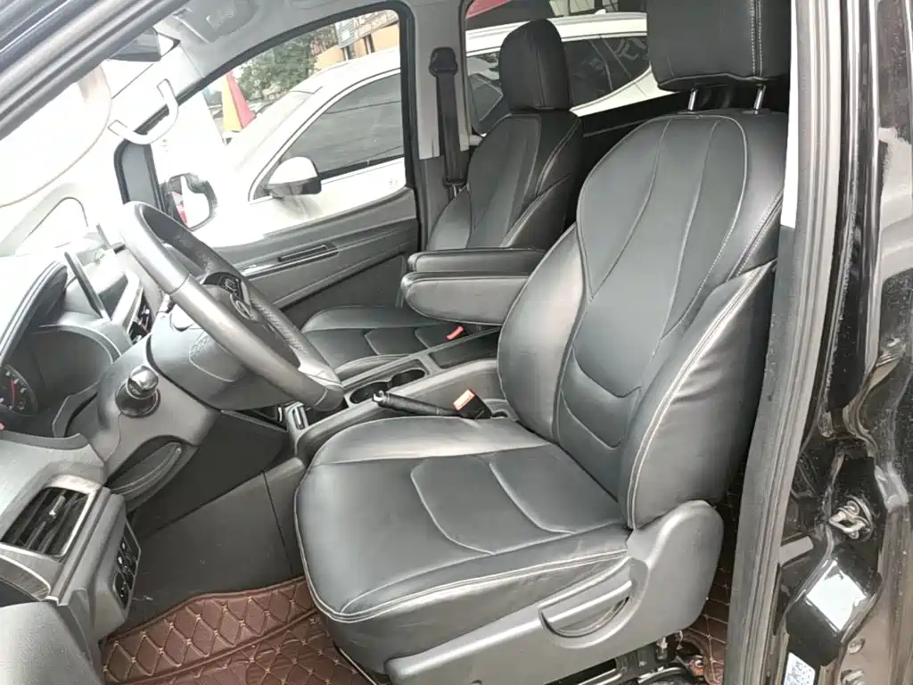 JAC Refine M3 2022 2022 PLUS 1.8L 7-Seater Standard