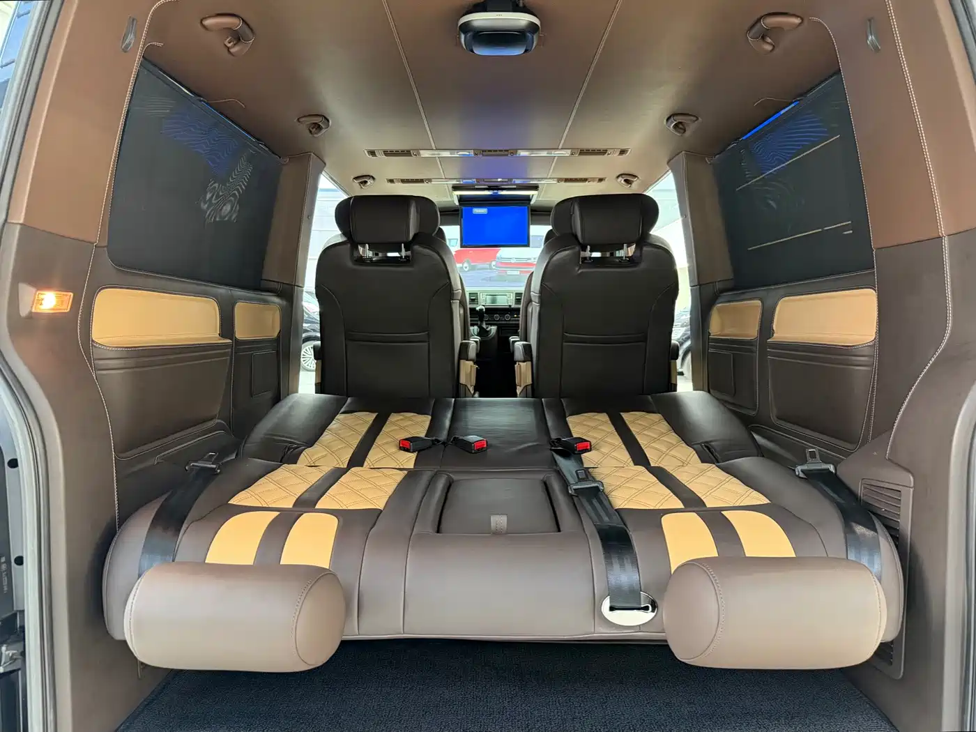 Volkswagen Caravelle 2018 2018 2.0TSI 4WD Luxury Edition 7-Seater