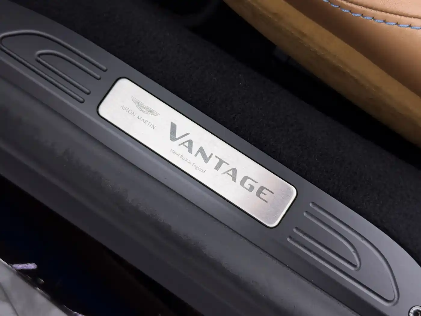 Aston Martin V8 Vantage 2021 2020 4.0T V8 Roadster
