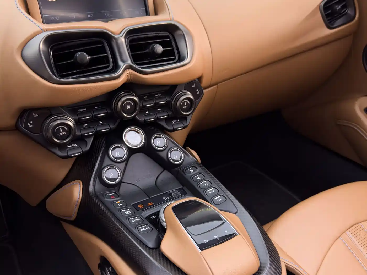 Aston Martin V8 Vantage 2021 2020 4.0T V8 Roadster