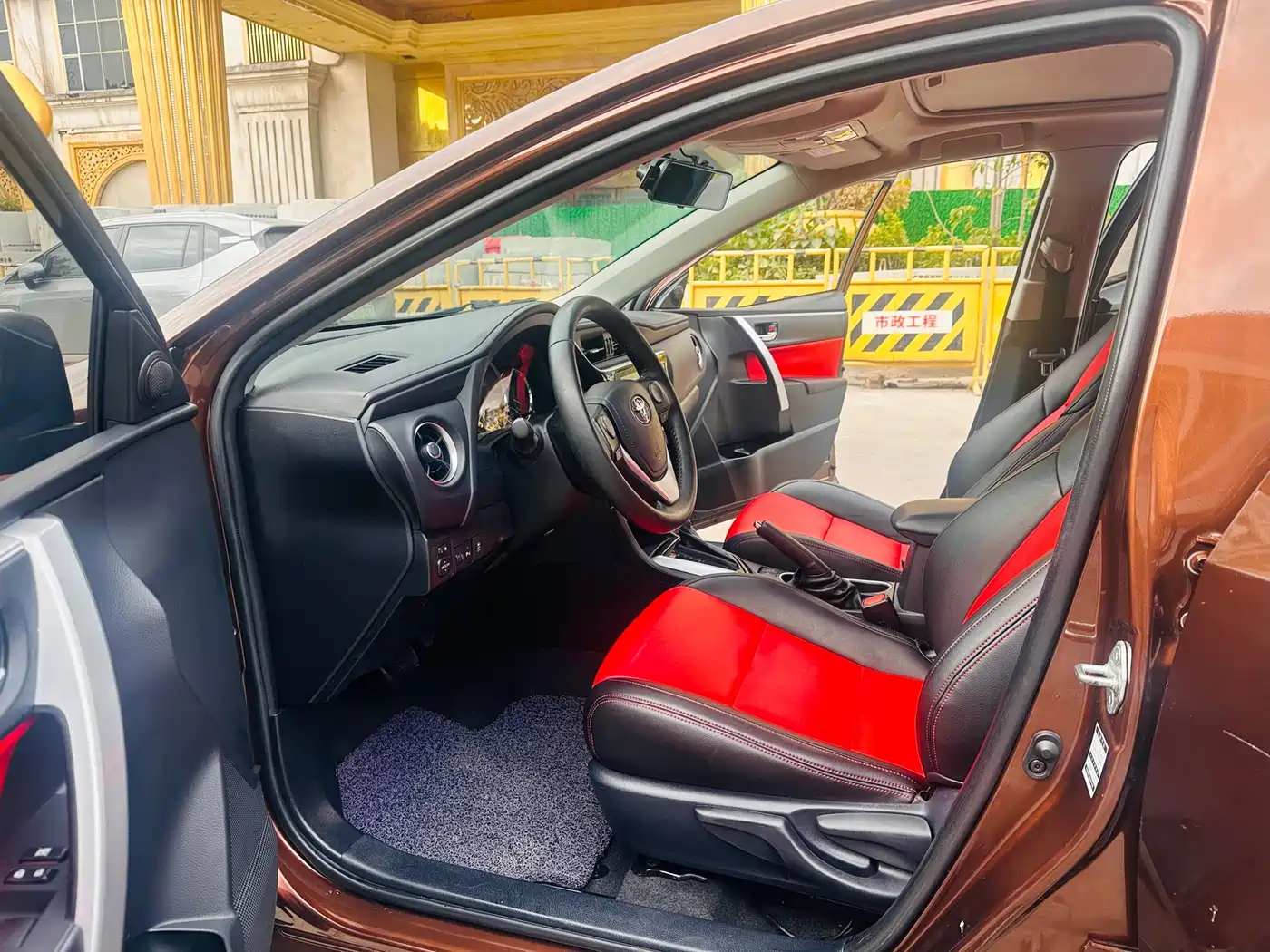 Toyota Levin 2017 Facelift 185T CVT Elite (China V) фото 15