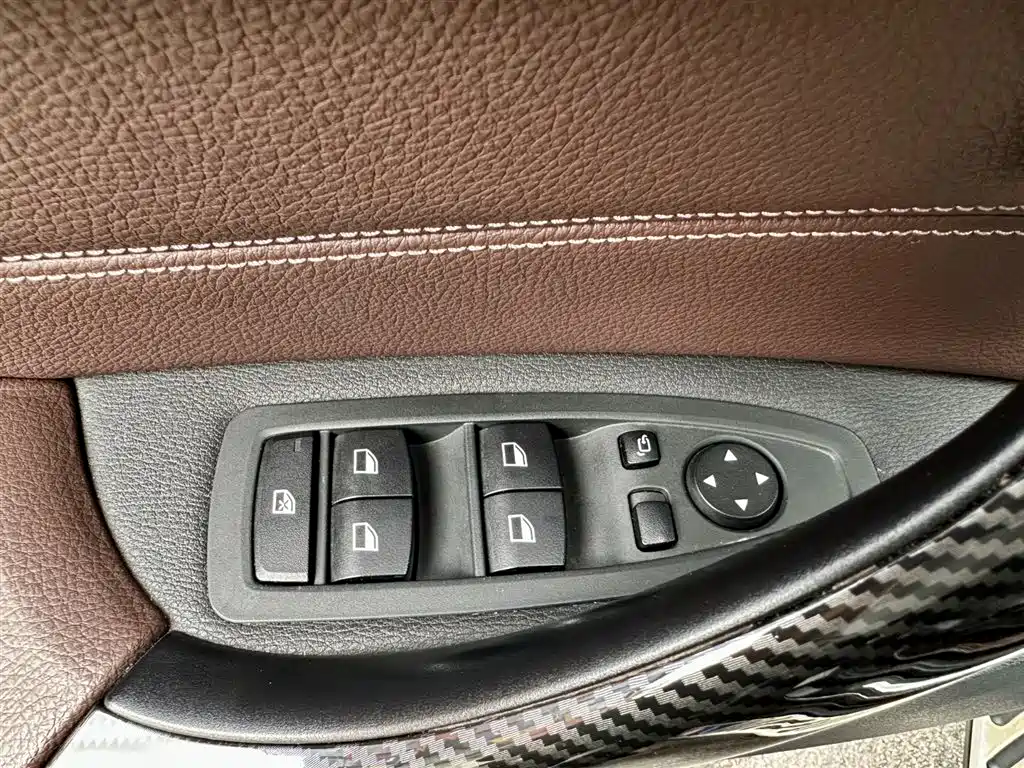 BMW X1 2019 sDrive18Li Premium Model фото 19
