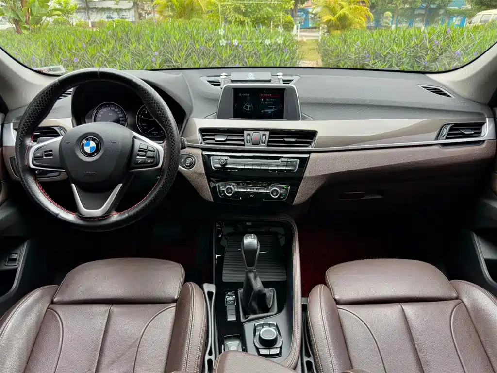 BMW X1 2019 sDrive18Li Premium Model фото 11