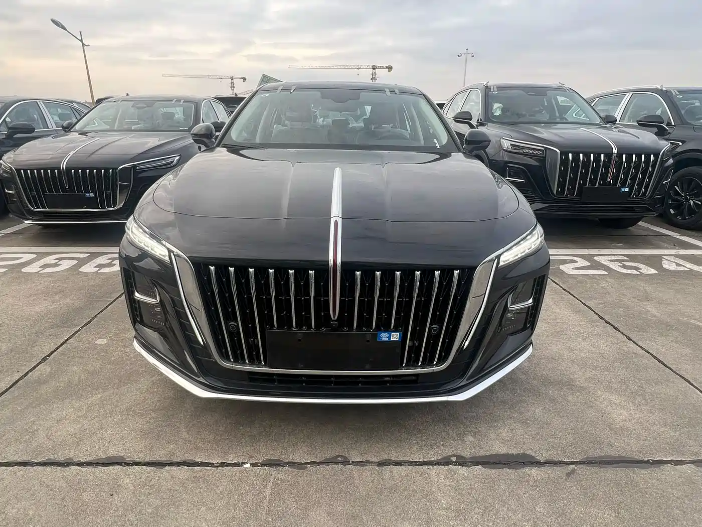Hongqi H5 2025 1.5T DCT Flag Rhythm 500,000 Units Memorial Edition