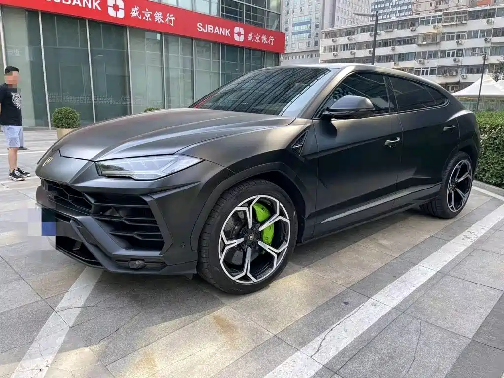Photo 9 - Lamborghini Urus