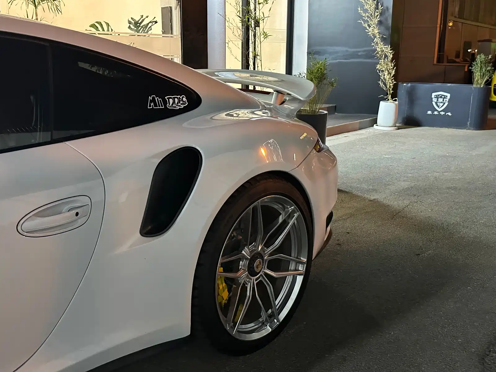 Photo 3 - Porsche 911