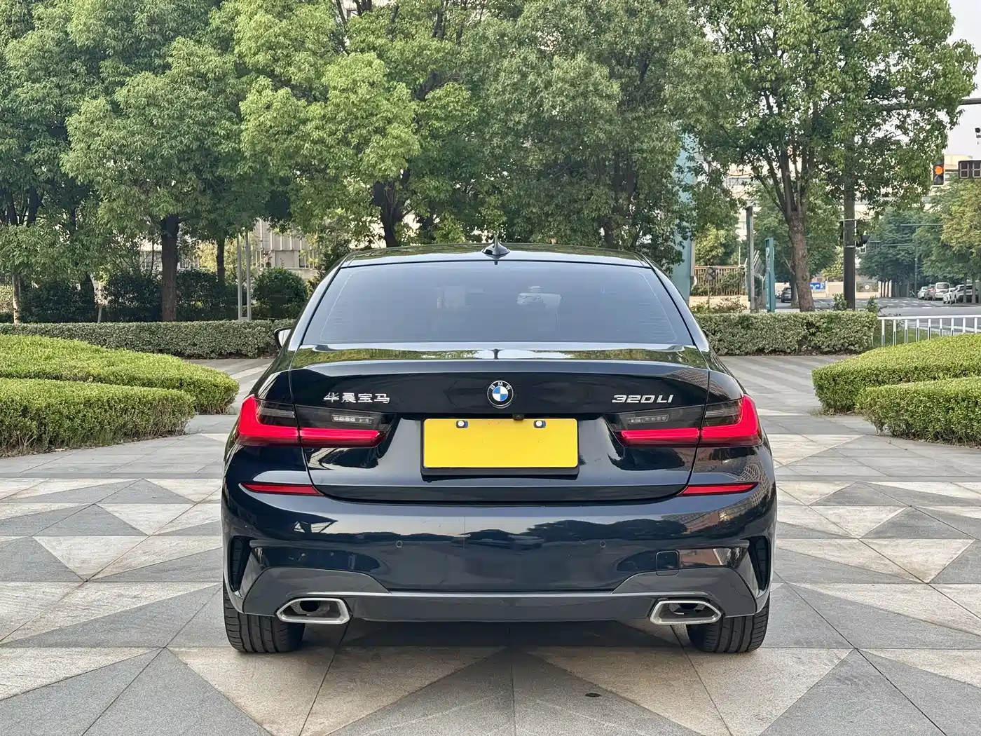 BMW 3-SERIES