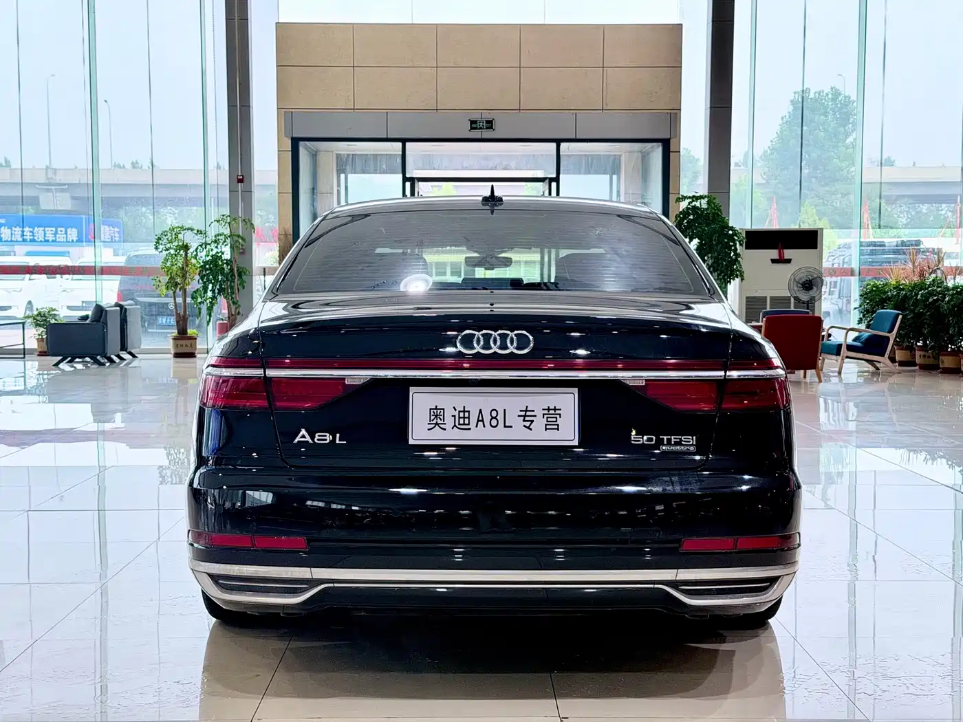 Фото 4 - Audi A8