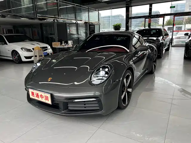 PORSCHE 911