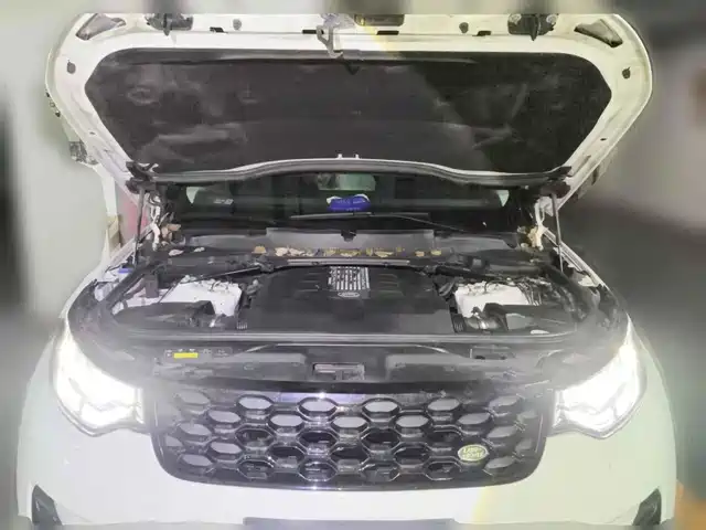 Land Rover Discovery 2017 3.0 SC V6 SE — фото 3