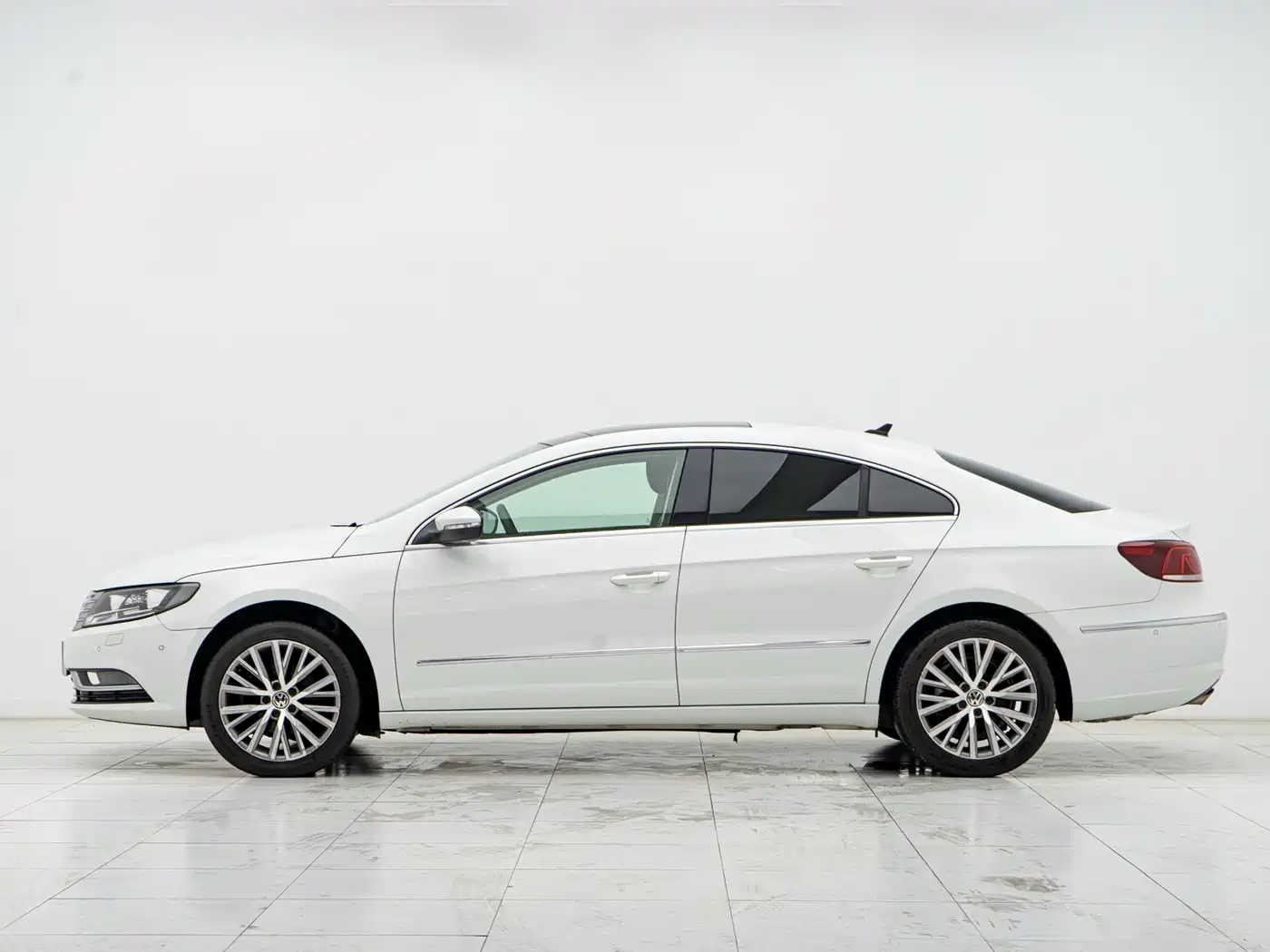 Volkswagen FAW-Volkswagen CC 2016 Model 2.0TSI Luxury фото 3