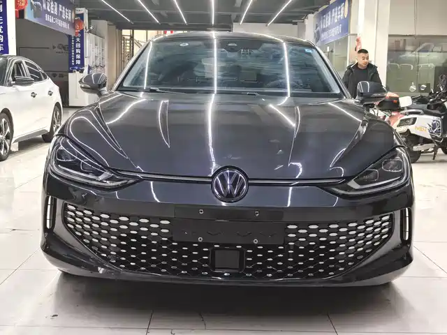 VOLKSWAGEN LINGDU