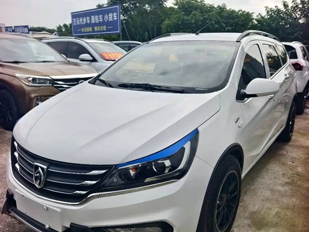 Baojun 310W 2018 2017 1.5L Manual Comfort China V