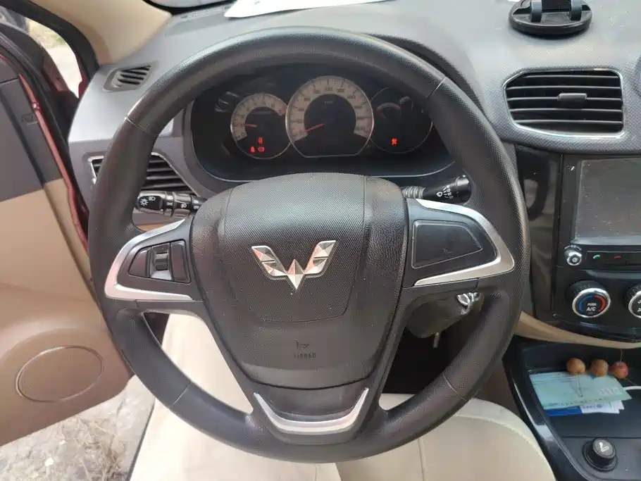 Wuling Motors Wuling Hongguang 2014 2014 1.5L S Luxury