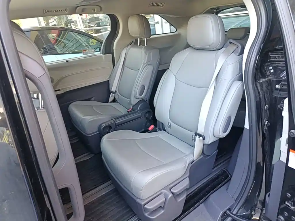 Toyota Granvia 2025 2024 2.5L Hybrid Comfort