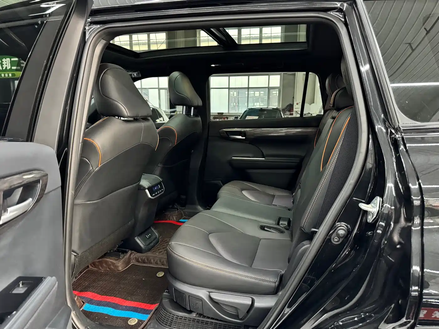 Toyota Crown Kluger 2024 2.5L HEV 4WD Luxury Edition фото 14