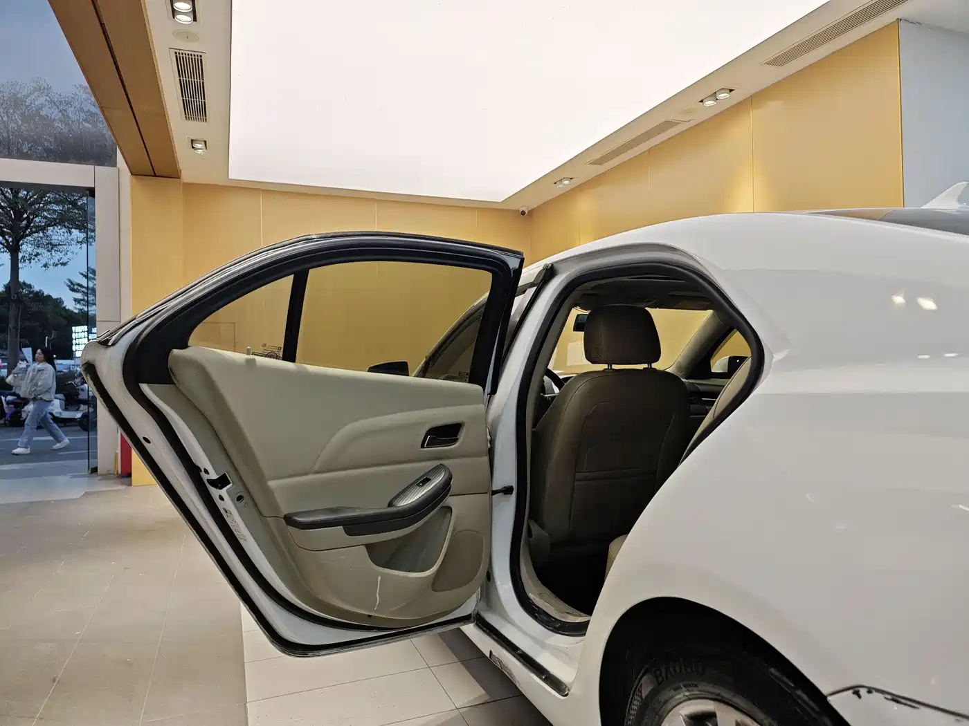 Chevrolet Malibu 2013 2.0L Automatic Luxury Edition фото 20