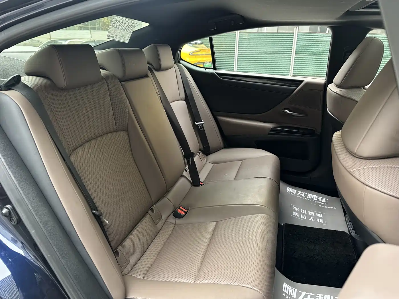 Lexus ES 2023 200 Excellence Edition фото 15