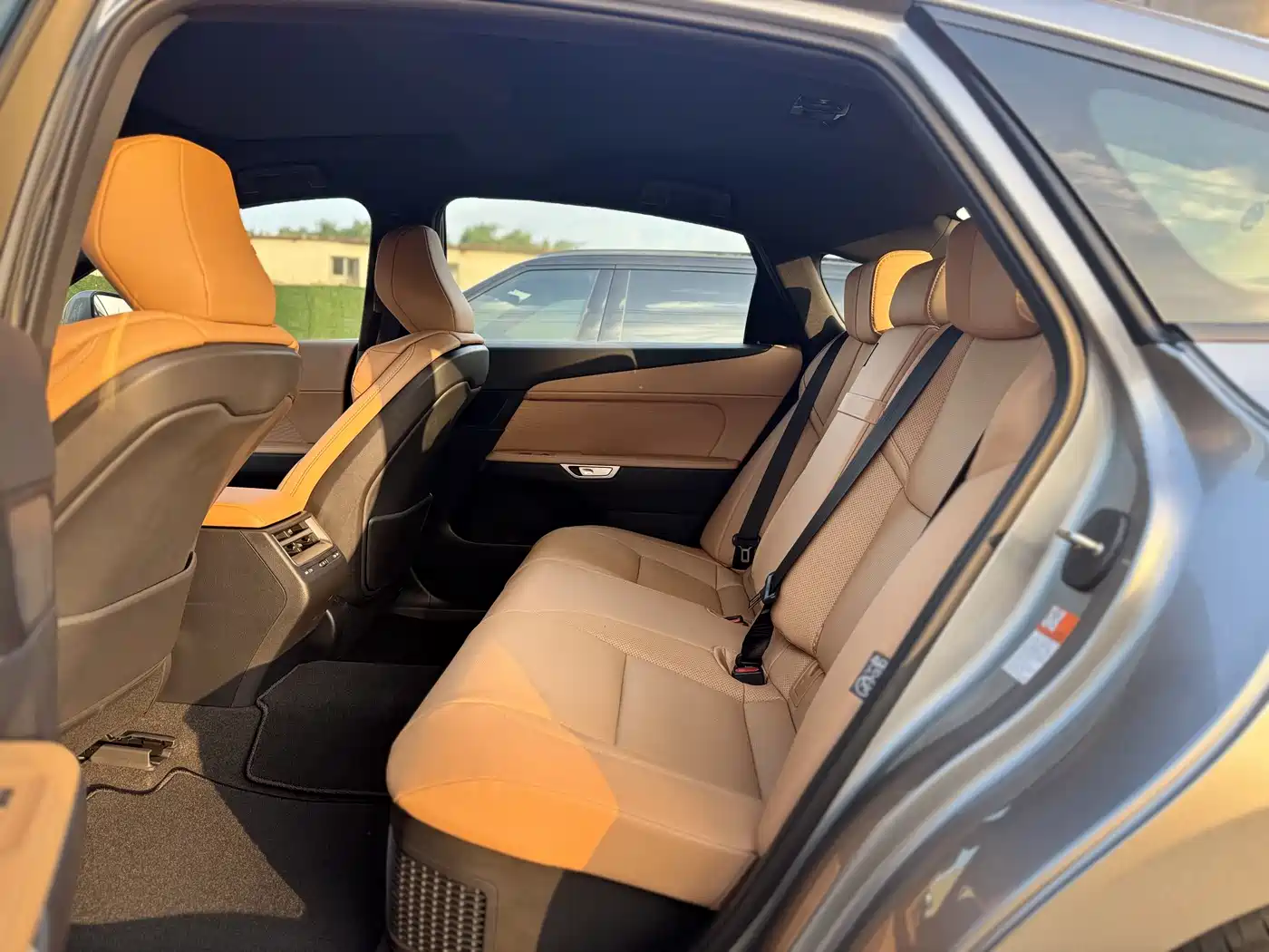 Lexus ES 2025 Model 300h Base Version фото 7