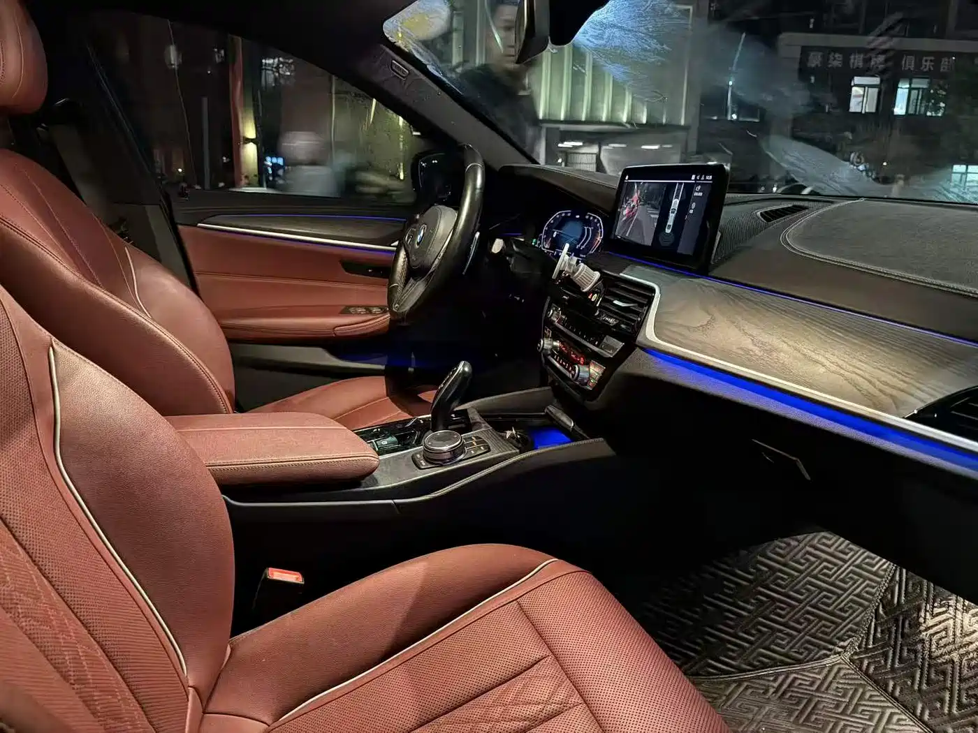 Photo 8 - BMW 5 Series
