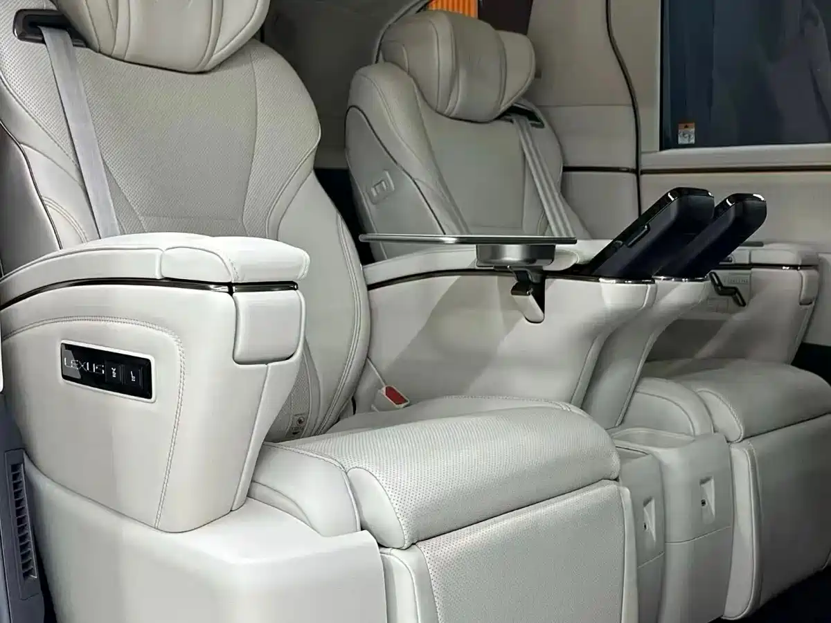 Lexus LM 2025 Model 350h Seven-Seater Elegance Edition фото 7