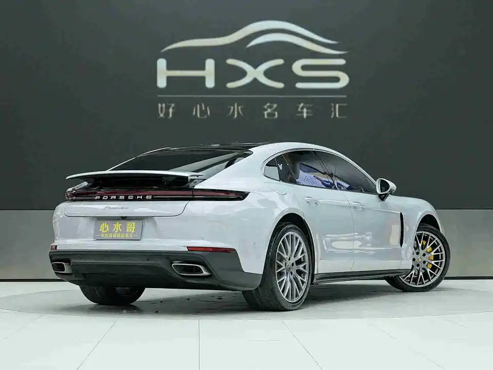 PORSCHE PANAMERA