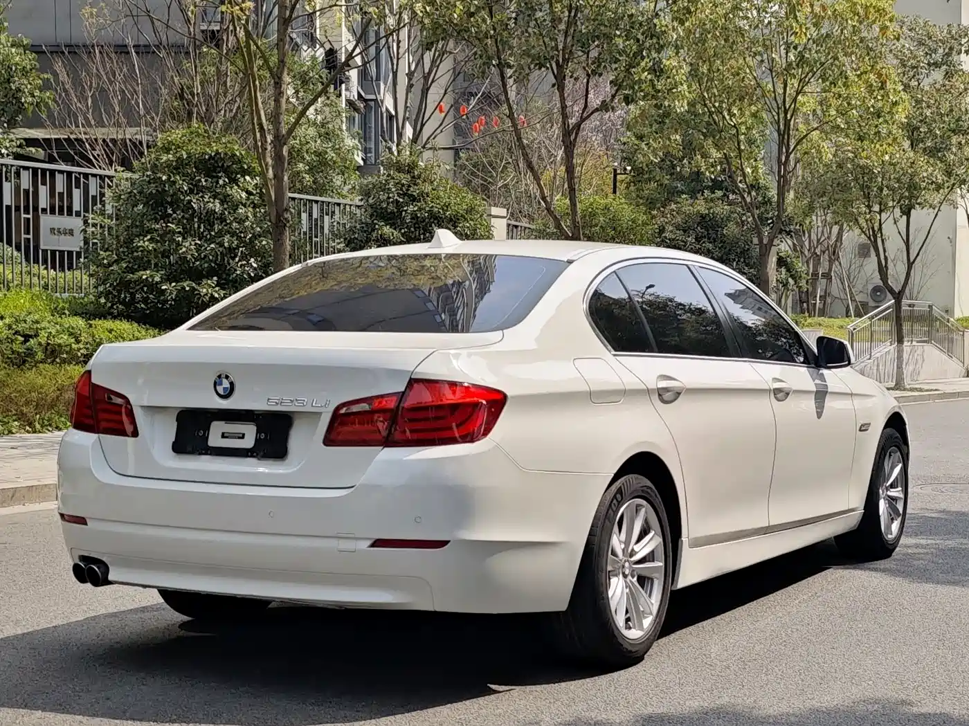 BMW 5 Series 2012 523Li Luxury фото 5