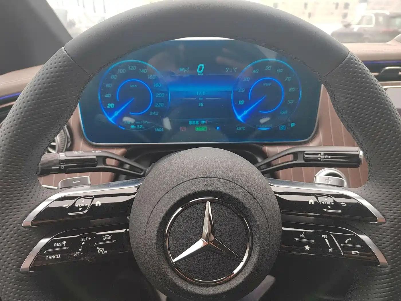 MERCEDES-BENZ EQE SUV