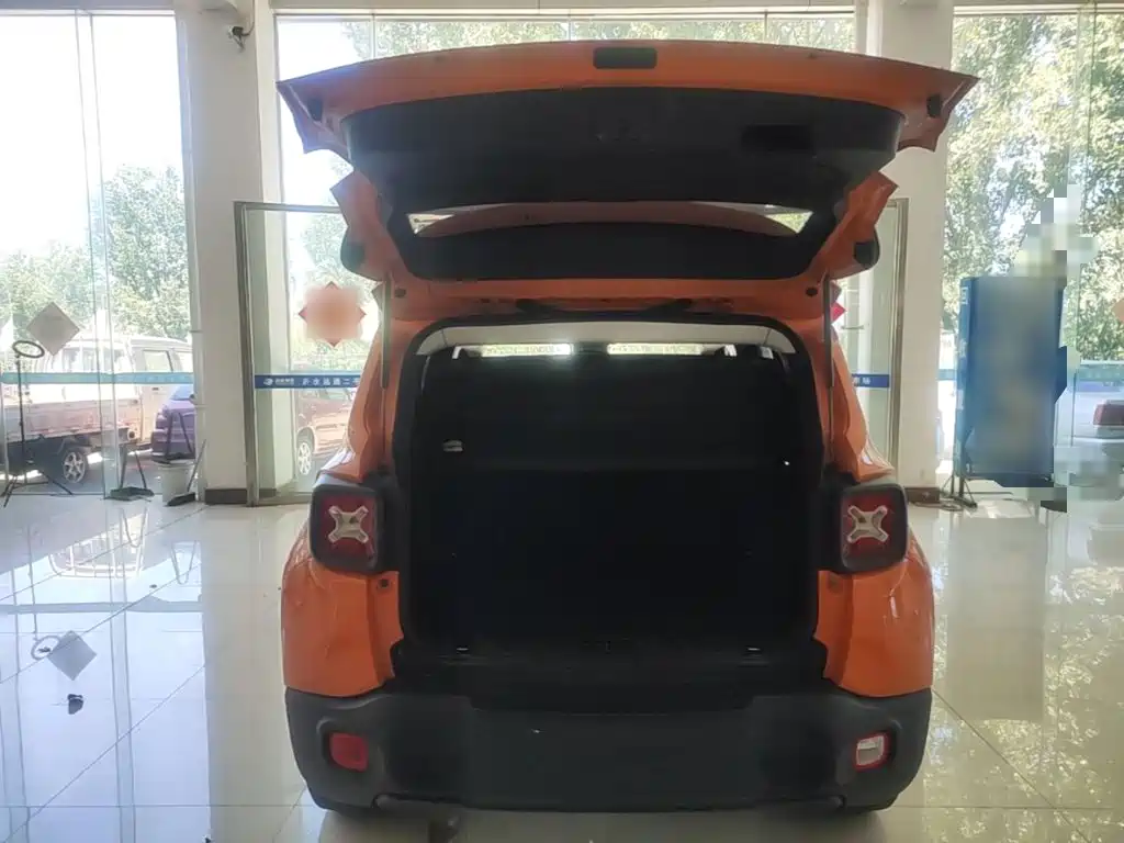 Jeep Renegade 2019 2018 Connected Large Screen Edition 180T Automatic Power