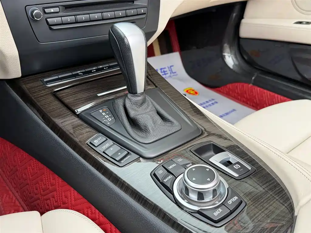 BMW Z4 2010 sDrive30i Leading Model фото 16