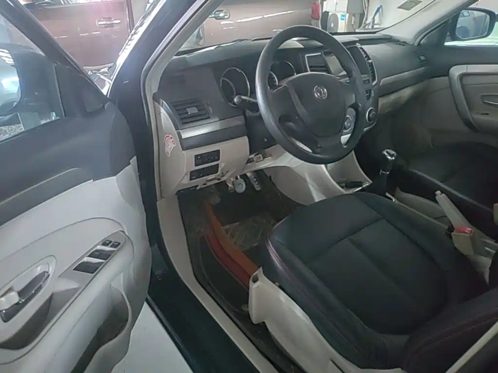 Dongfeng Aeolus Dongfeng Fengshen A60 2016 2016 Model 1.5L Manual Luxury