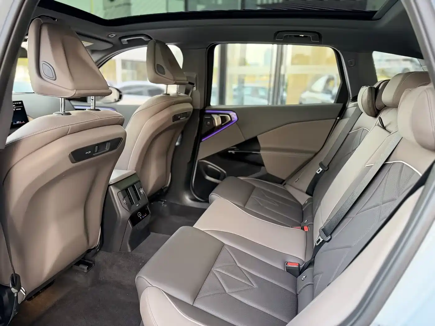 BMW X3 2025 xDrive30L Premium Model M Sport Black Package фото 9