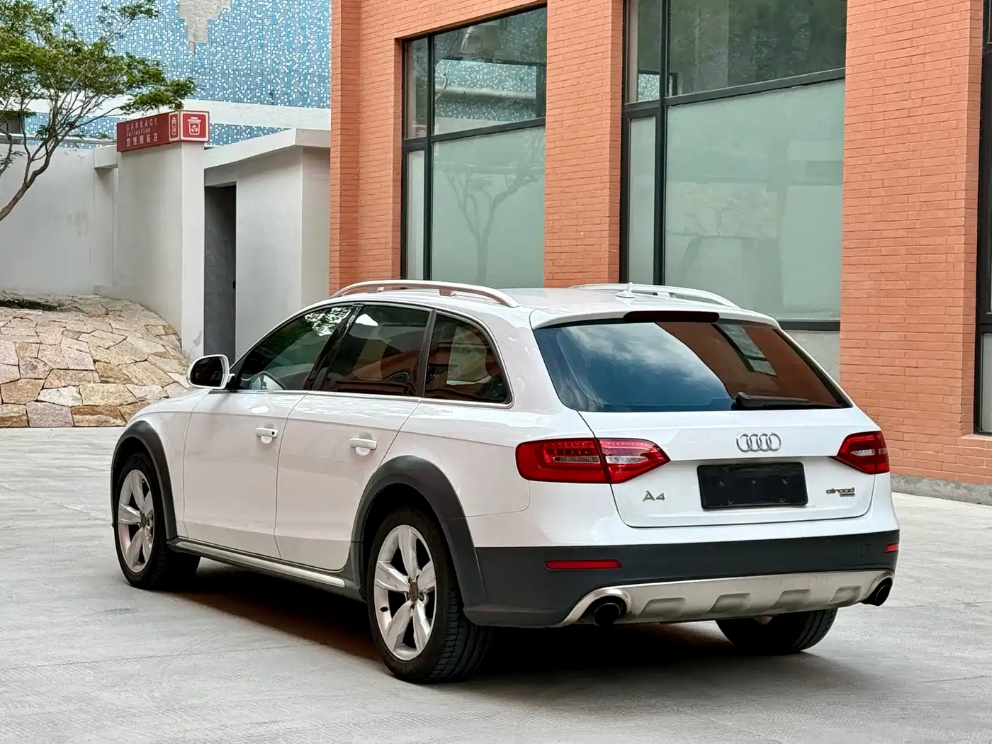 Audi A4 (Import) 2014 2014 40 TFSI allroad quattro plus