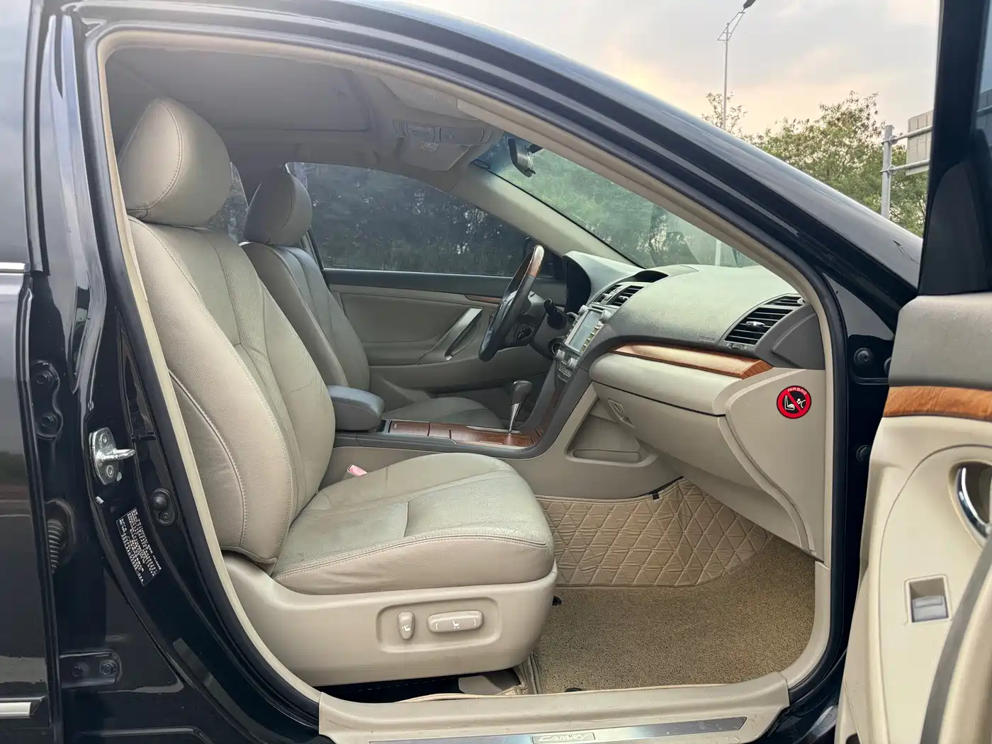 Toyota Camry 2011 240G Classic Anniversary Edition фото 6